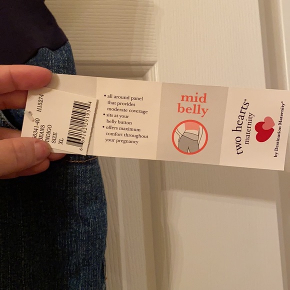 Two Hearts Maternity Jeans - Picture 4 of 5